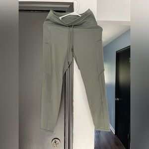 Zyia pocket drawstring leggings, size 6-8
